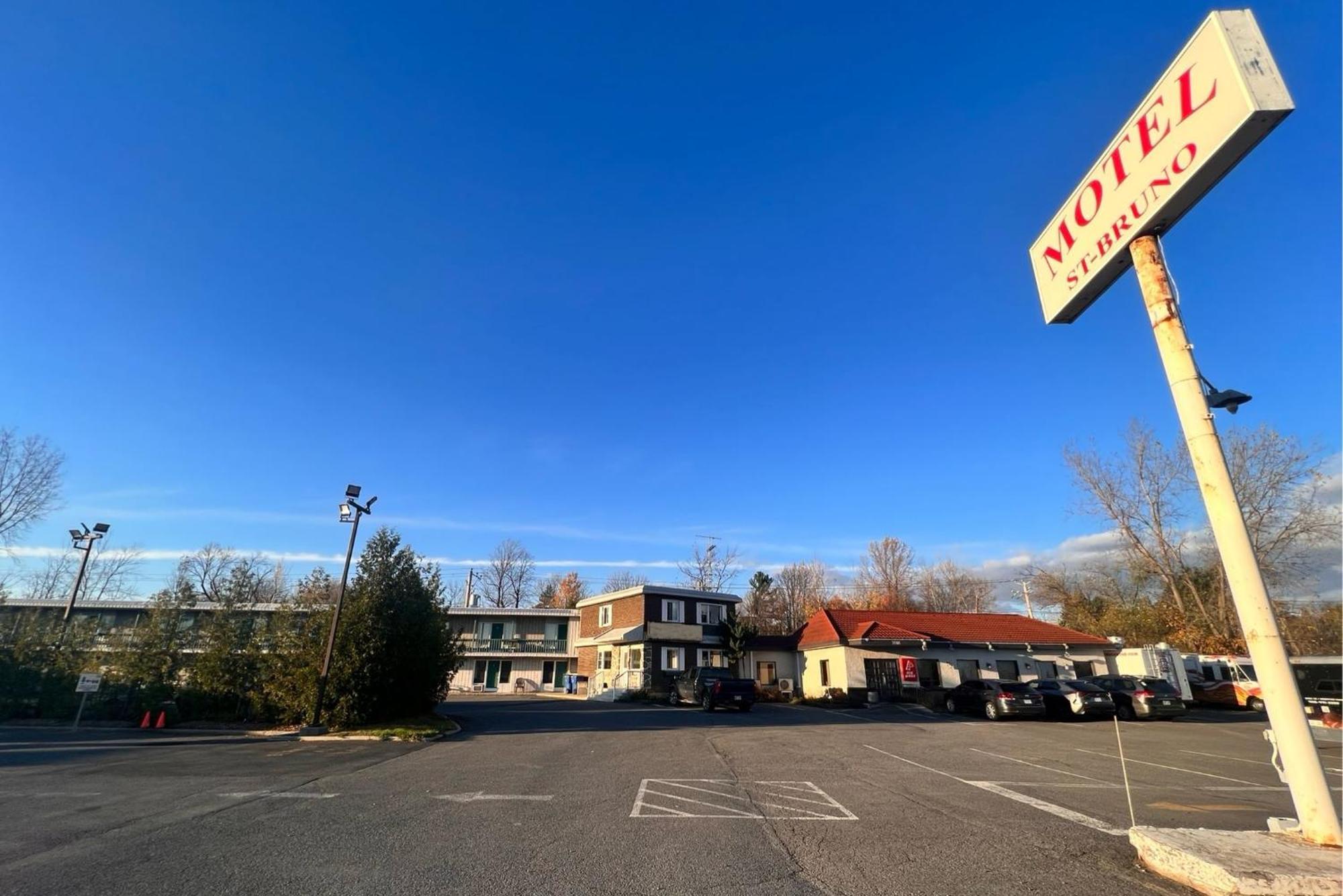 Motel Saint Bruno Exteriör bild